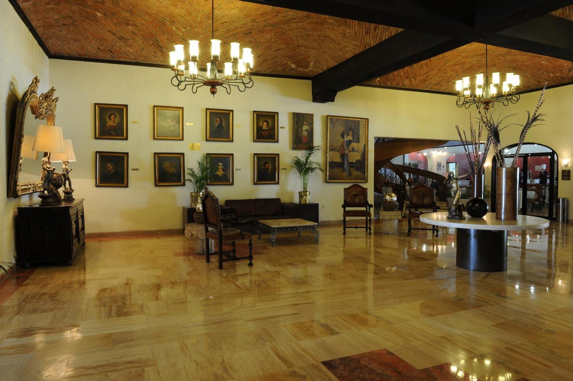Real De Minas Poliforum Leon Exterior photo