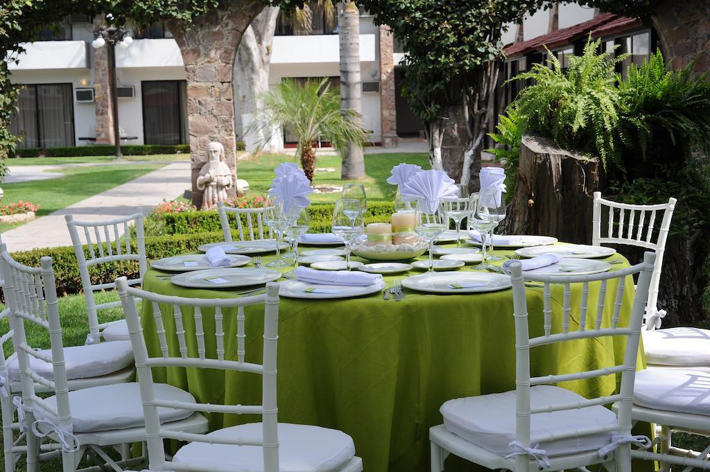 Real De Minas Poliforum Leon Exterior photo