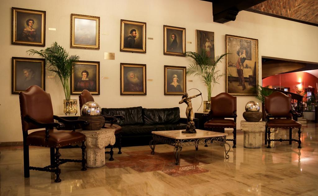 Real De Minas Poliforum Leon Exterior photo